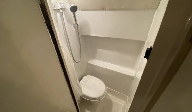 
								2006 Gulf Stream Vista Cruiser MB Edition full									