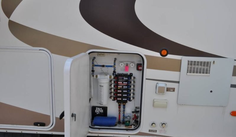 
								2014 Excel – Peterson Winslow Motorhome full									