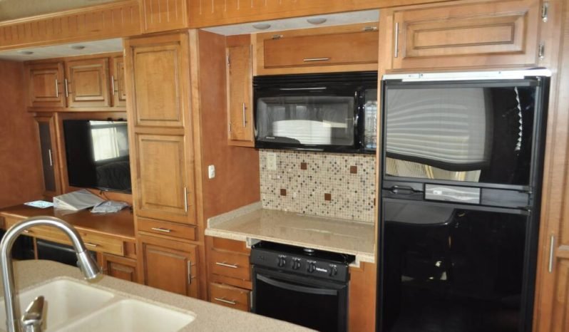 
								2014 Excel – Peterson Winslow Motorhome full									