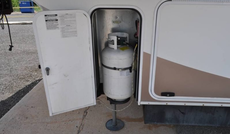 
								2014 Excel – Peterson Winslow Motorhome full									