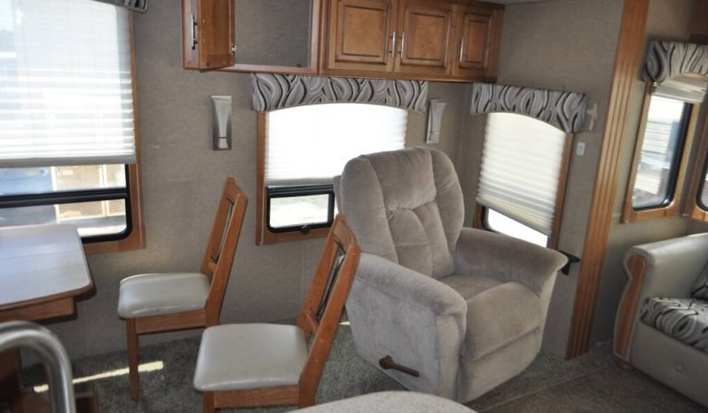 
								2014 Excel – Peterson Winslow Motorhome full									