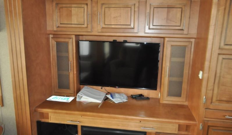 
								2014 Excel – Peterson Winslow Motorhome full									