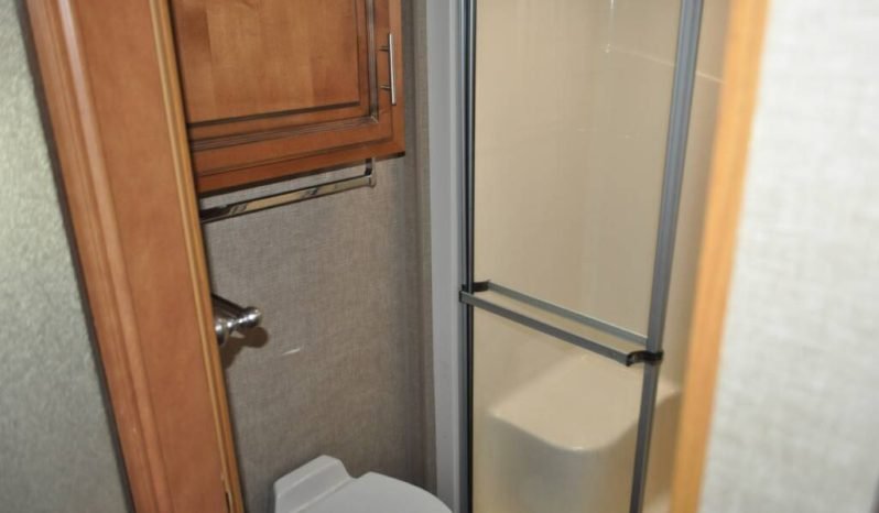 
								2014 Excel – Peterson Winslow Motorhome full									