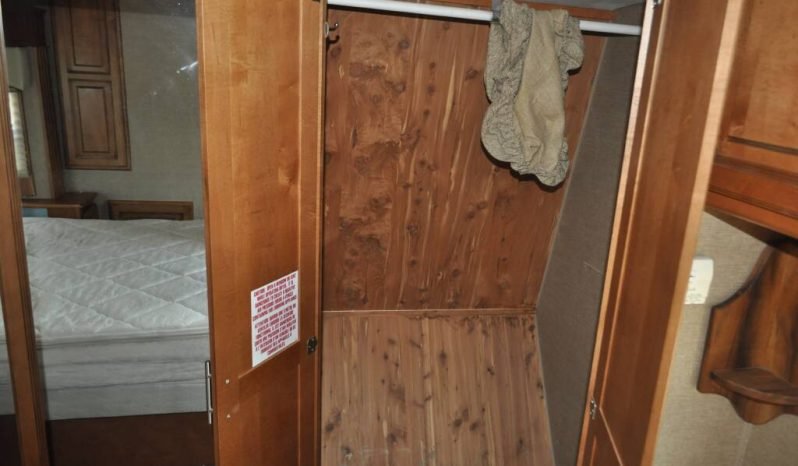 
								2014 Excel – Peterson Winslow Motorhome full									