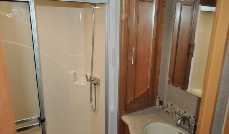 
								2014 Excel – Peterson Winslow Motorhome full									