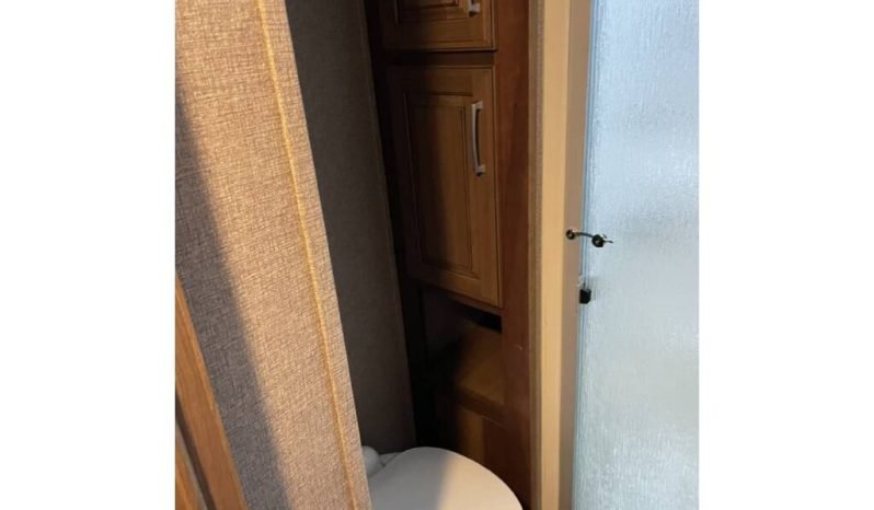 
								2015 Keystone Montana 3790 RD Motorhome full									