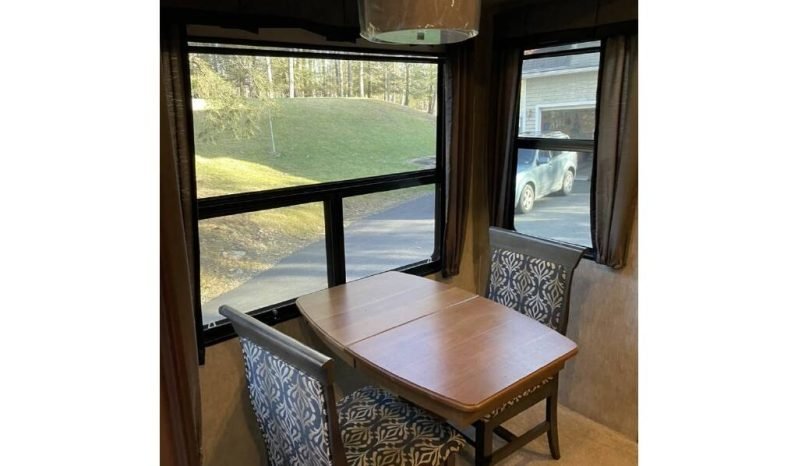 
								2015 Keystone Montana 3790 RD Motorhome full									