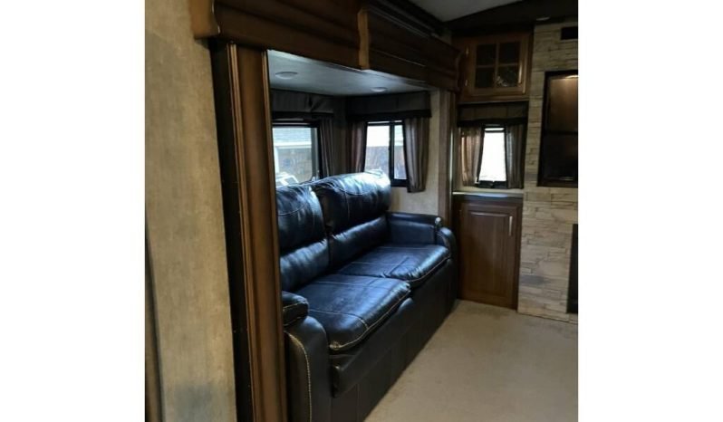 
								2015 Keystone Montana 3790 RD Motorhome full									