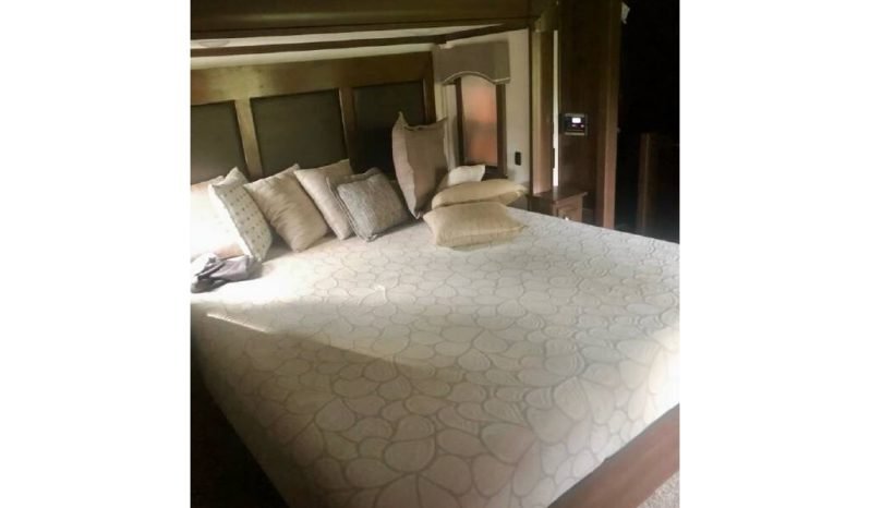 
								2019 Forest River Riverstone Legacy 38RE full									