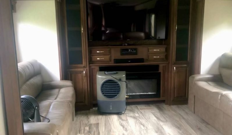 
								2019 Forest River Riverstone Legacy 38RE full									