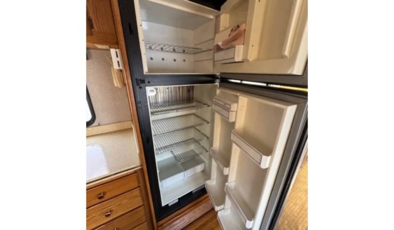 
								1993 Monaco Dynasty 36 full									