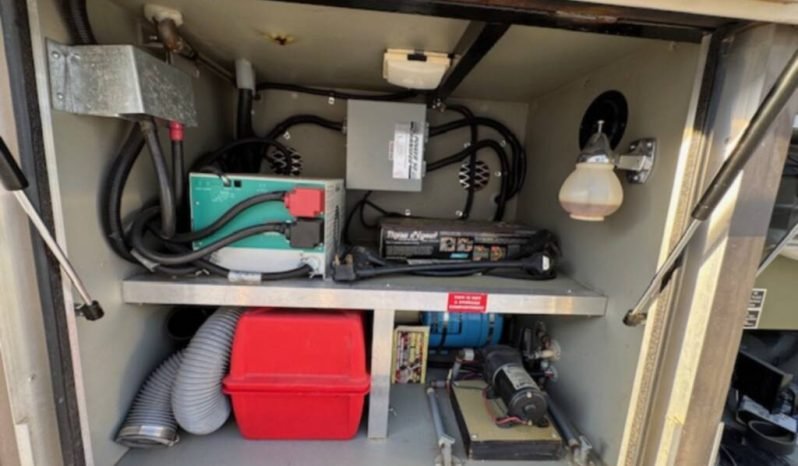 
								1993 Monaco Dynasty 36 full									