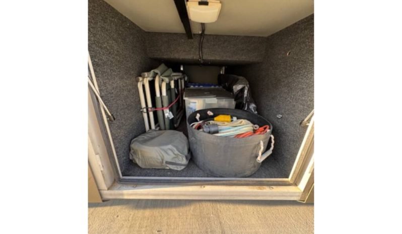 
								1993 Monaco Dynasty 36 full									