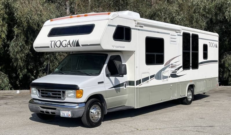 
								2006 Fleetwood Tioga 31M full									