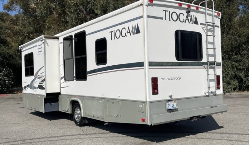 
								2006 Fleetwood Tioga 31M full									