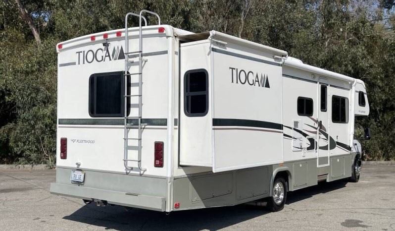 
								2006 Fleetwood Tioga 31M full									