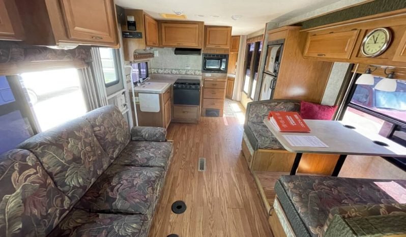 
								2006 Fleetwood Tioga 31M full									