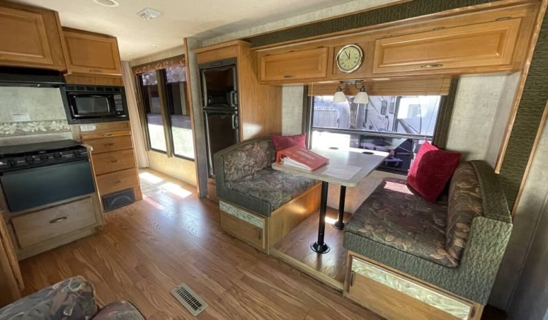
								2006 Fleetwood Tioga 31M full									