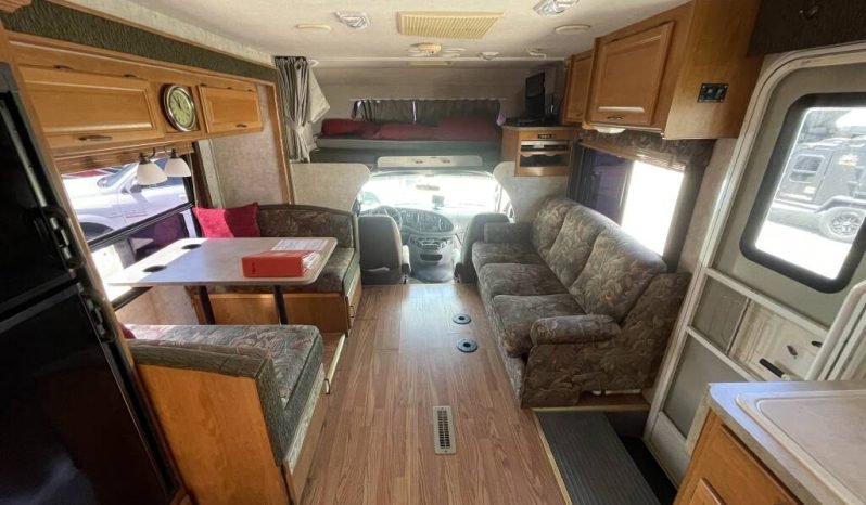 
								2006 Fleetwood Tioga 31M full									