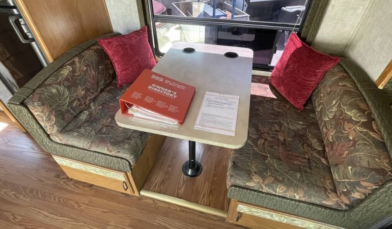 
								2006 Fleetwood Tioga 31M full									