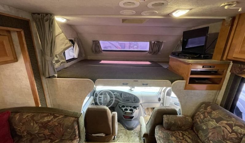 
								2006 Fleetwood Tioga 31M full									