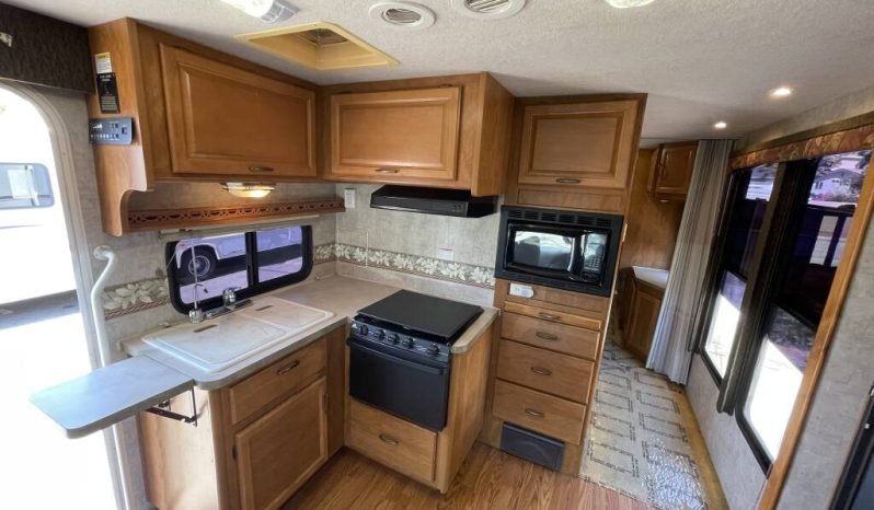 
								2006 Fleetwood Tioga 31M full									