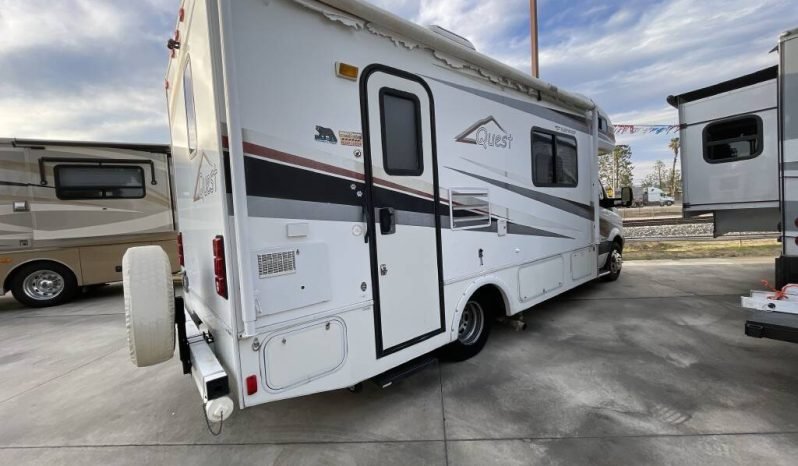 
								2008 Fleetwood Quest 24E full									