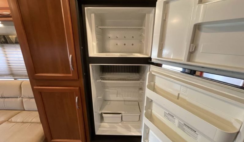 
								2008 Fleetwood Quest 24E full									