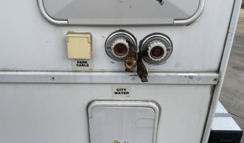 
								2008 Fleetwood Quest 24E full									