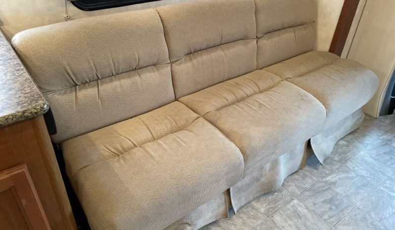 
								2008 Fleetwood Quest 24E full									