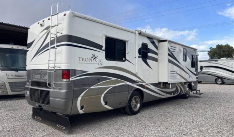 
								2005 National Tropical 370LX full									