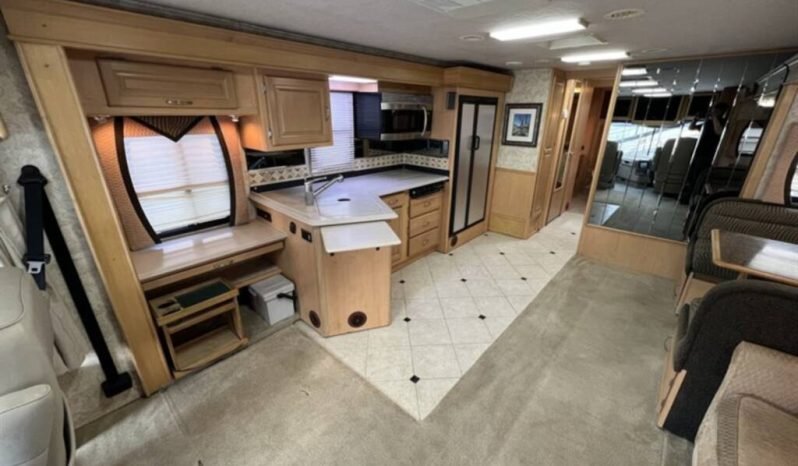 
								2005 National Tropical 370LX full									
