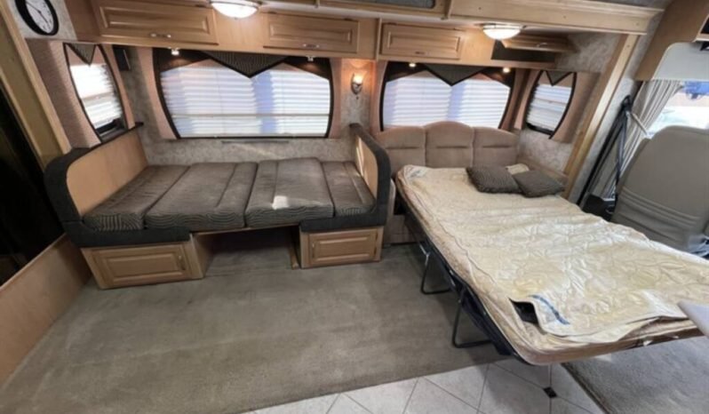
								2005 National Tropical 370LX full									
