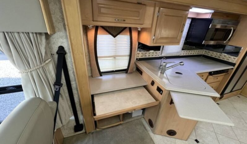 
								2005 National Tropical 370LX full									