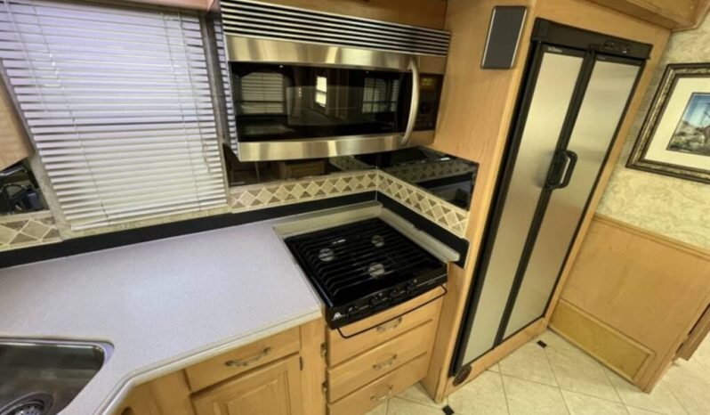 
								2005 National Tropical 370LX full									