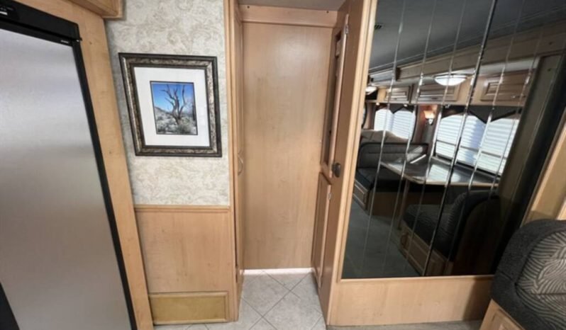 
								2005 National Tropical 370LX full									