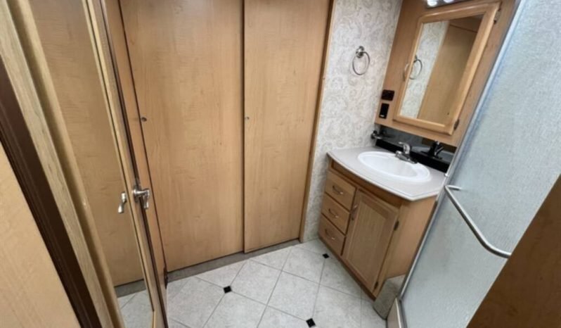 
								2005 National Tropical 370LX full									