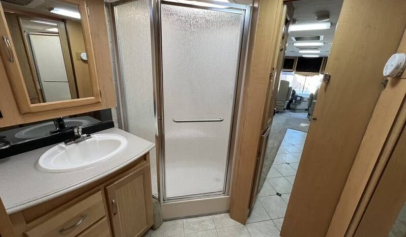 
								2005 National Tropical 370LX full									