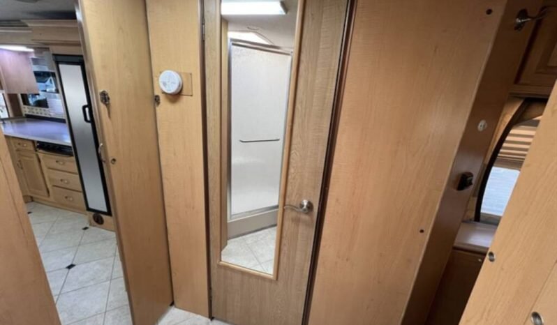 
								2005 National Tropical 370LX full									