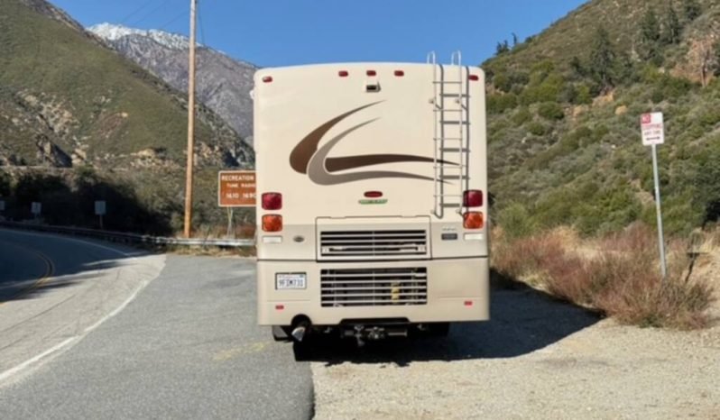 
								2003 Winnebago Journey 39W full									