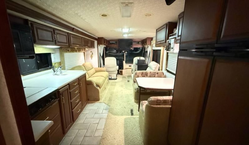 
								2003 Winnebago Journey 39W full									
