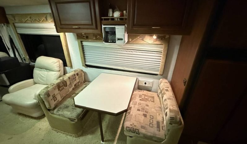 
								2003 Winnebago Journey 39W full									