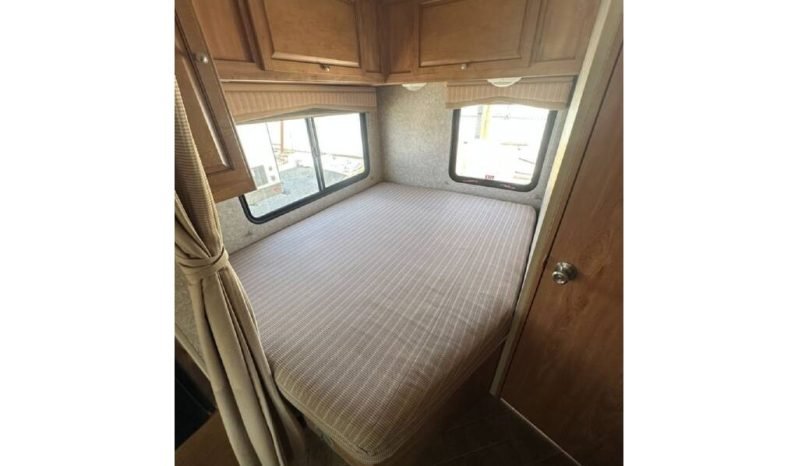 
								2010 Winnebago Access 24V full									