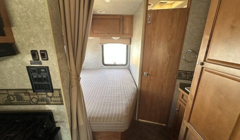 
								2010 Winnebago Access 24V full									