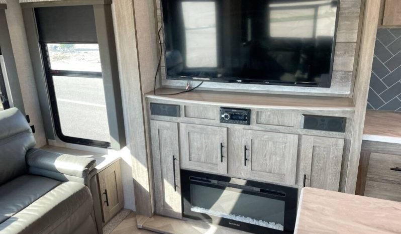 
								2020 Forest River Salem Hemisphere 369BL full									