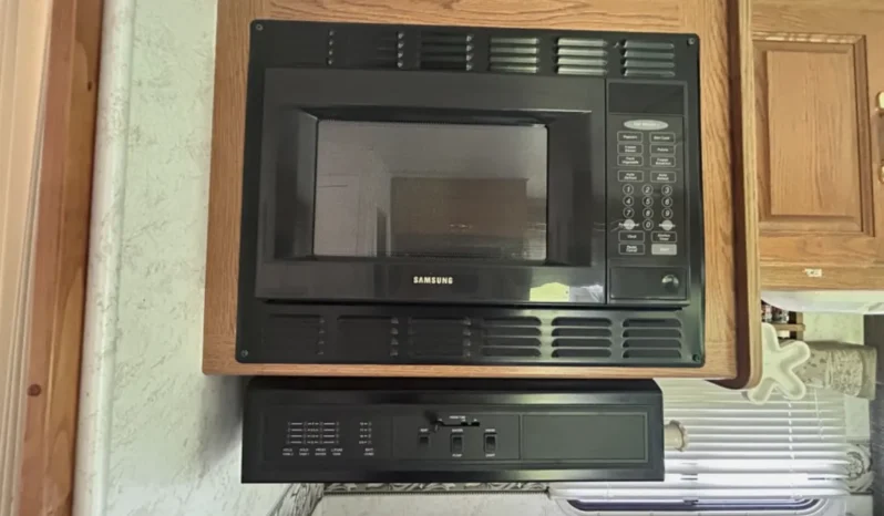 
								2001 Four Winds 28A Class C Motorhome full									