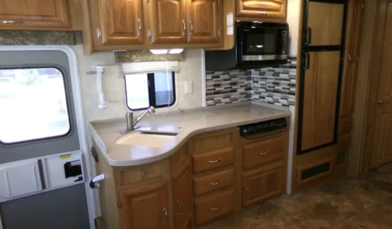 
								2005 Georgie Boy Cruise Master LE 3640 full									