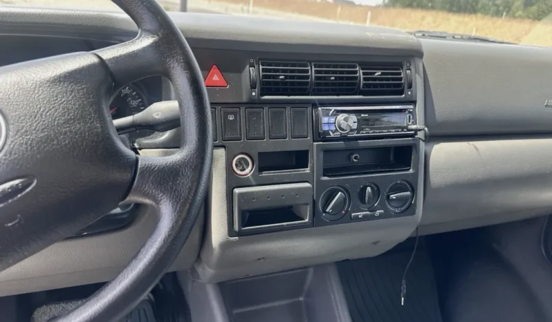 
								2004 Winnebago Rialta Rv Class B full									