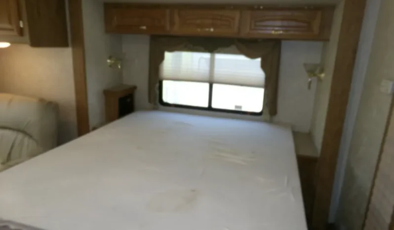 
								2005 Georgie Boy Cruise Master LE 3640 full									