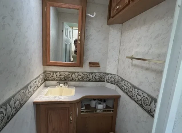 
								2001 Four Winds 28A Class C Motorhome full									